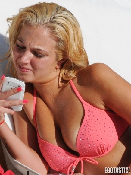 Τι έπαθε η Tulisa και κάνει έτσι;