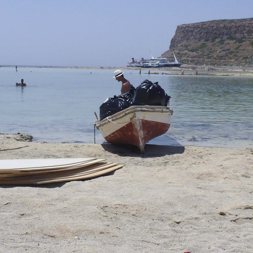 Ποιοι μετέτρεψαν την παραλία Μπάλου σε χωματερή;