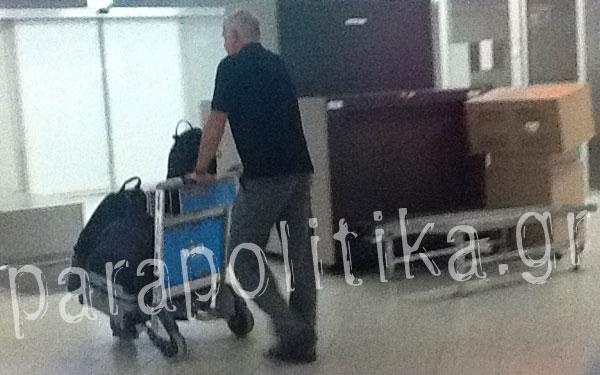 Αποδοκίμασαν τον Γ. Παπανδρέου στο αεροδρόμιο (Φωτογραφίες)  