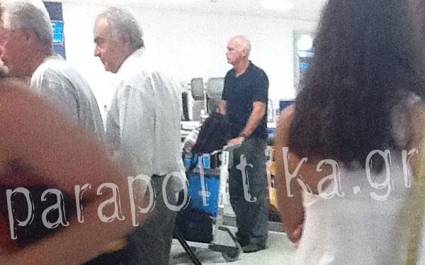 Αποδοκίμασαν τον Γ. Παπανδρέου στο αεροδρόμιο (Φωτογραφίες)  