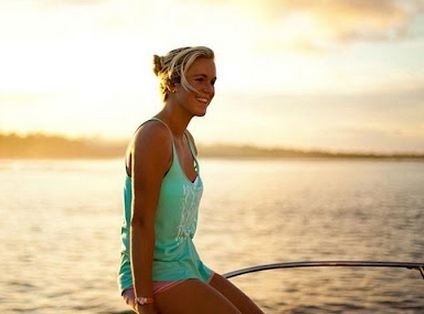 Eπιβίωσε απο επίθεση καρχαρία (pics)