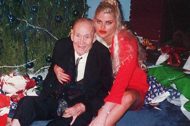 Μαντέψτε ποιος από τους δύο είναι πλούσιος! (pics)