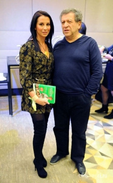 Μαντέψτε ποιος από τους δύο είναι πλούσιος! (pics)