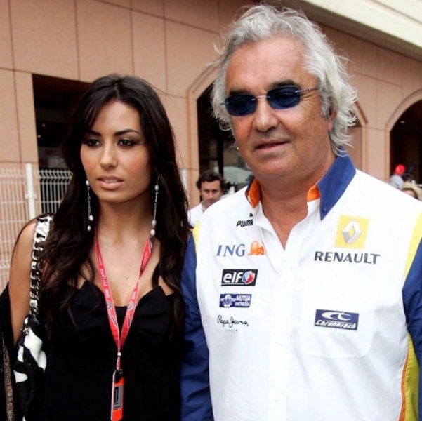 Μαντέψτε ποιος από τους δύο είναι πλούσιος! (pics)