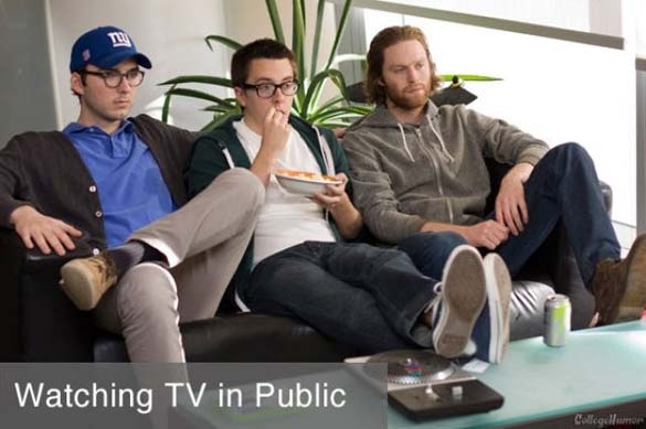 Τραγική αλήθεια: Πως το κάνεις δημόσια και πως όταν δεν σε βλέπουν