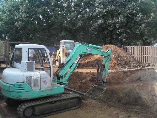 Έφτιαξε μόνος του πισίνα (pics) 