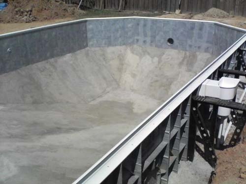 Έφτιαξε μόνος του πισίνα (pics) 