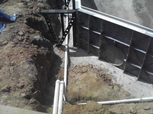 Έφτιαξε μόνος του πισίνα (pics) 