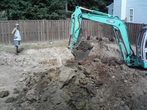 Έφτιαξε μόνος του πισίνα (pics) 