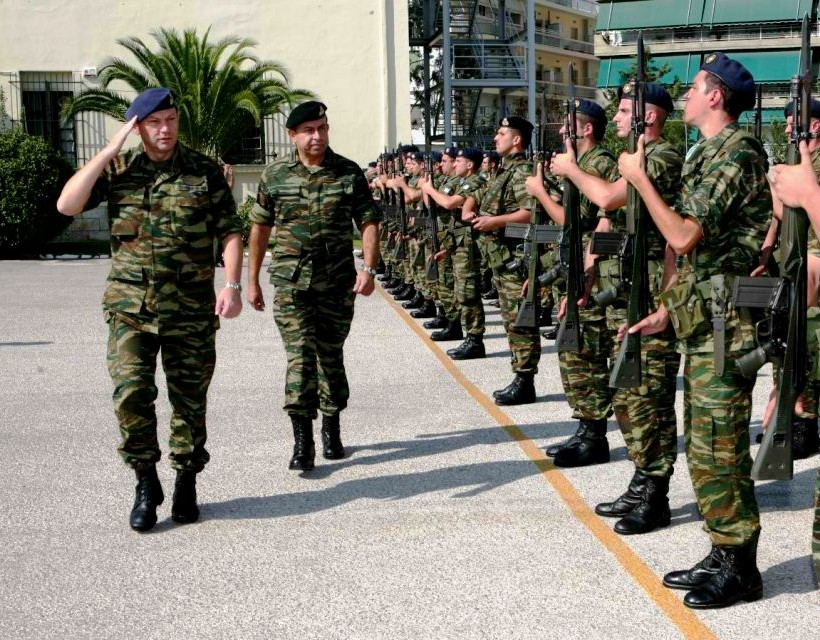 Επιθεωρήσεις – αστραπή σε δύο στρατηγεία