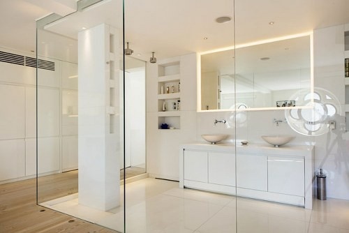 ΔΕΙΤΕ: Έξω εκκλησία και μέσα σπιταρόνα!