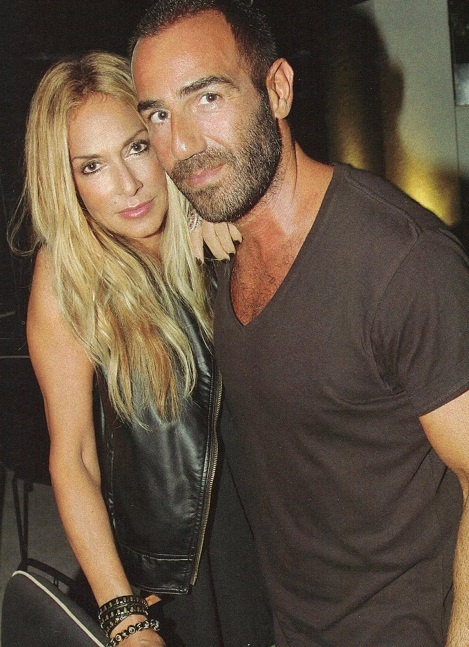 Αντώνης Κανάκης: Δείτε με ποια - κορυφαία - τραγουδίστρια... βγαίνει!