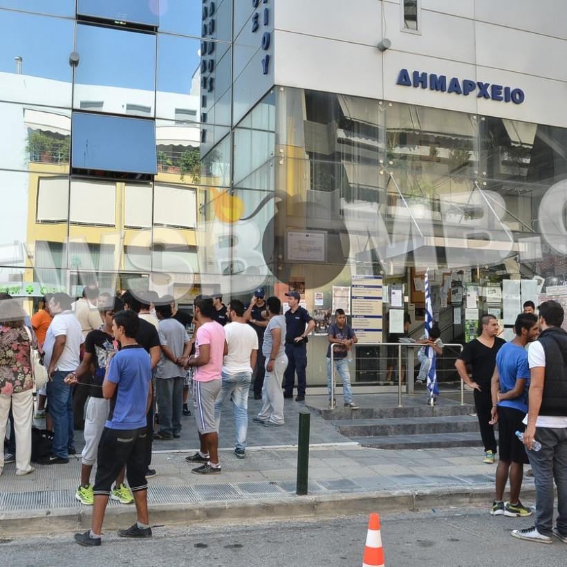 Συγκέντρωση διαμαρτυρίας Ρομά στο Χαλάνδρι (ΦΩΤΟ+BINTEO)