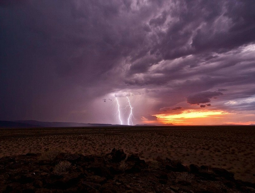 Καθηλωτικές φωτογραφίες με κεραυνούς