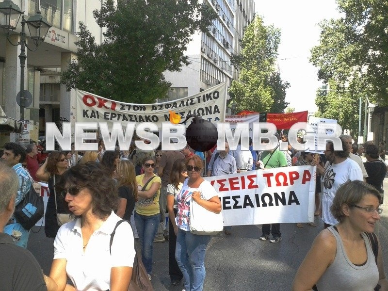 Στο υπουργείο Εργασίας οι δημοσιογράφοι