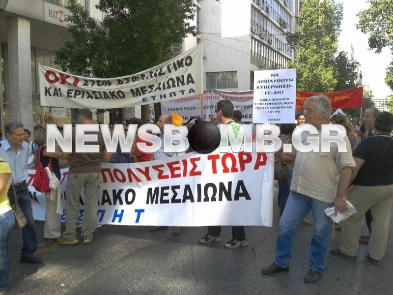 Στο υπουργείο Εργασίας οι δημοσιογράφοι