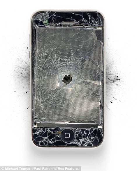 Διαλυμένα iPhone, iPod και iPad... στο όνομα της τέχνης