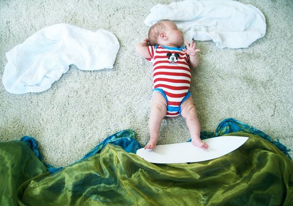 Απίθανες φωτογραφίες: Το μωρό που κοιμάται σε παραμύθια