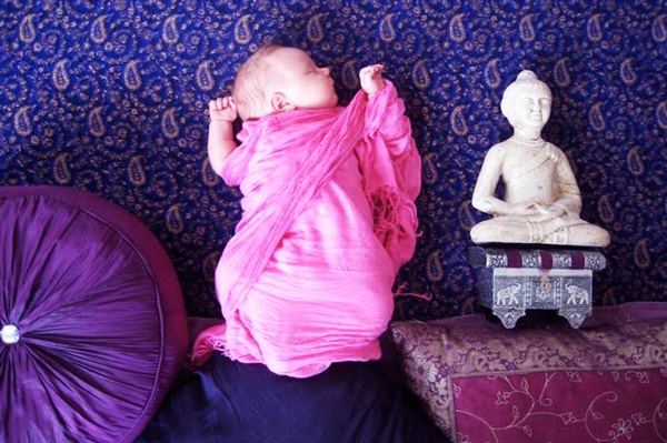 Απίθανες φωτογραφίες: Το μωρό που κοιμάται σε παραμύθια