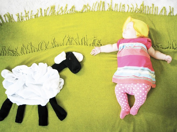 Απίθανες φωτογραφίες: Το μωρό που κοιμάται σε παραμύθια