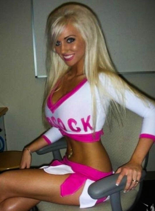 Κούκλες που μας θυμίζουν Barbie! (pics)