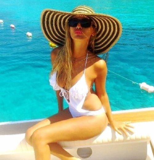 Αλεξάνδρα Λοΐζου: Βάζει... φωτιά στο facebook!