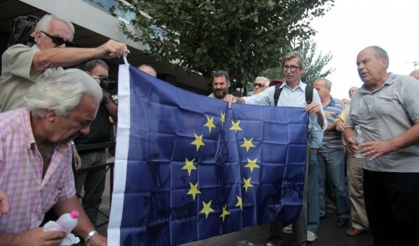 Ένταση στην πορεία συνταξιούχων στο κέντρο (ΦΩΤΟ)