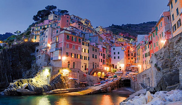 Το πιο... χρωματιστό χωριό της Ευρώπης!