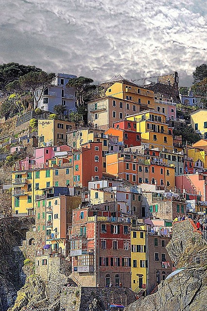 Το πιο... χρωματιστό χωριό της Ευρώπης!