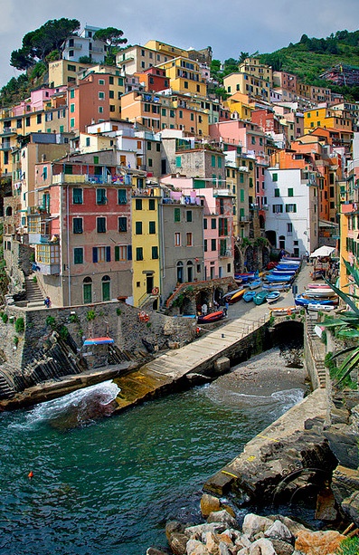 Το πιο... χρωματιστό χωριό της Ευρώπης!