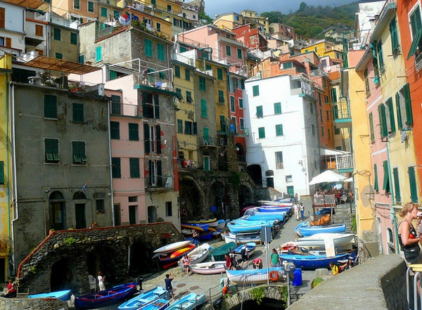 Το πιο... χρωματιστό χωριό της Ευρώπης!