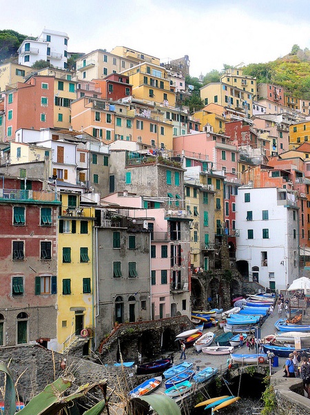 Το πιο... χρωματιστό χωριό της Ευρώπης!