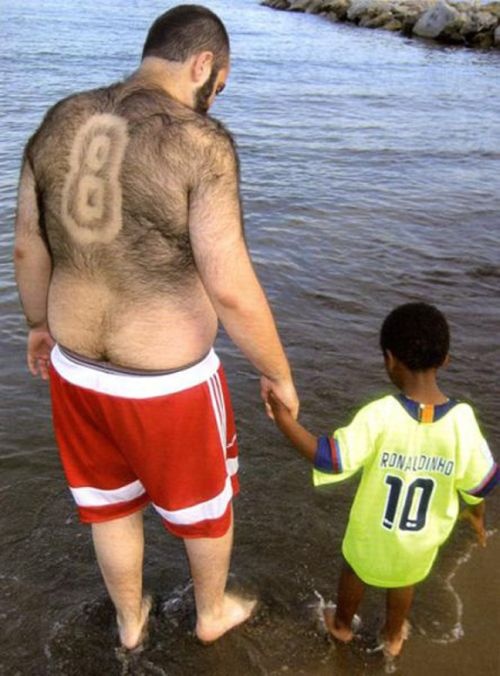 Έργα τέχνης σε... ανδρικές, τριχωτές πλάτες! (pics)