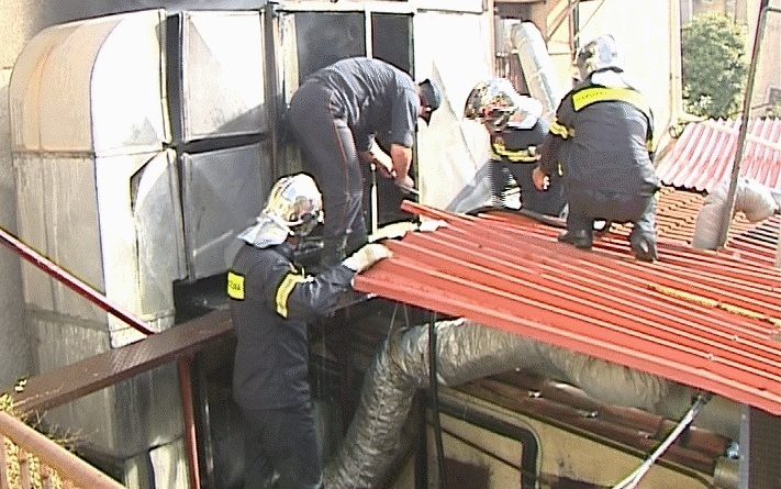 Φωτιά σε εστιατόριο στο κέντρο της Λαμίας (pics)