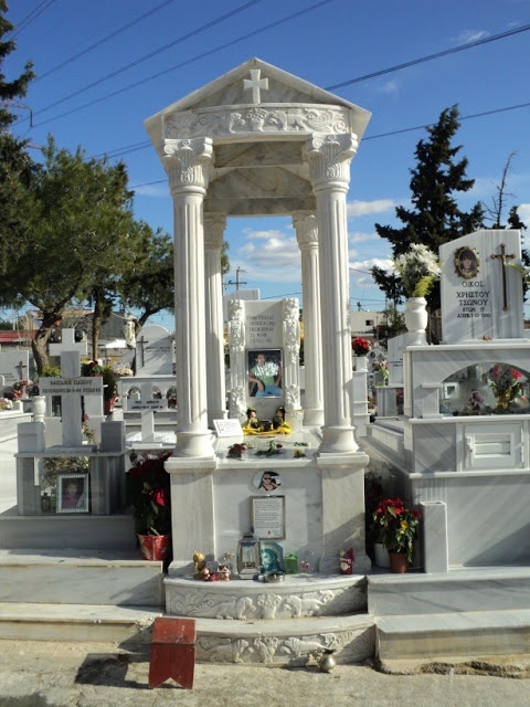 ΣΟΚ: Είχε προαναγγείλει την δολοφονία στον τάφο του γιου της