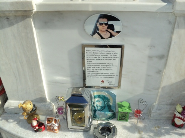 ΣΟΚ: Είχε προαναγγείλει την δολοφονία στον τάφο του γιου της