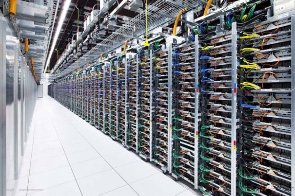 Google Data Centers: Εντυπωσιακές φώτο από το σπίτι του... internet!