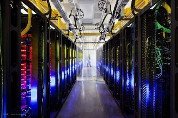 Google Data Centers: Εντυπωσιακές φώτο από το σπίτι του... internet!
