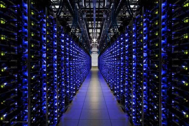 Google Data Centers: Εντυπωσιακές φώτο από το σπίτι του... internet!