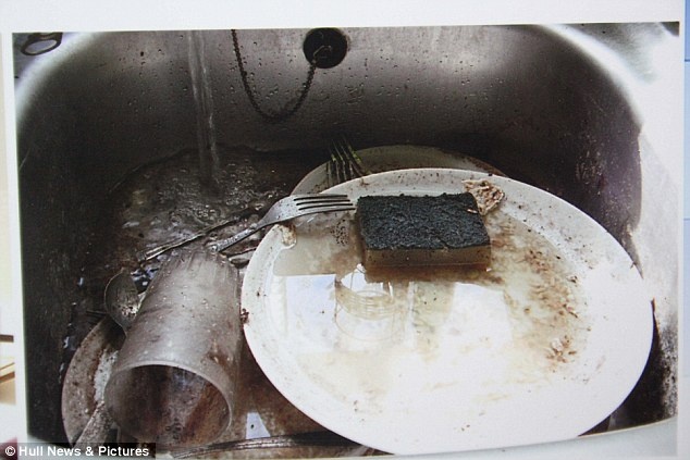 Δεν θα πιστεύετε το πως ήταν το σπίτι που ζούσε με τα παιδιά της!