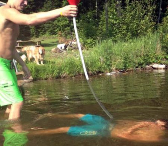 Κωμικοτραγικές φωτογραφίες: Αφού δεν το σηκώνεις το αλκοόλ... Άστο!