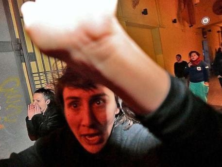 Προκλητικός ο Παπανδρέου: Τον γιούχαραν και χαμογελούσε! (pics)