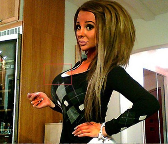 Δείτε: Πού φτάνουν κάποιες κοπέλες για να αρέσουν στο Facebook!