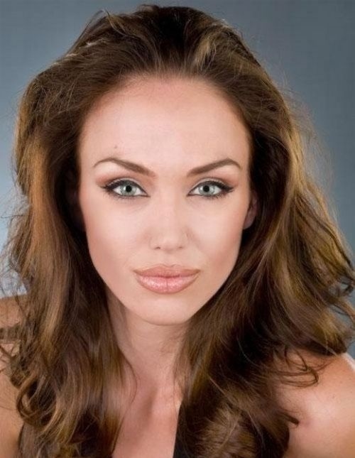 Δείτε: Η σωσίας της Angelina Jolie!