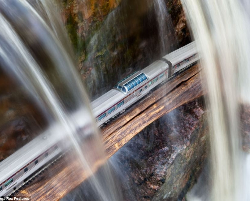 Ταξίδι στον Καναδά με τρένο-μινιατούρα (pics)