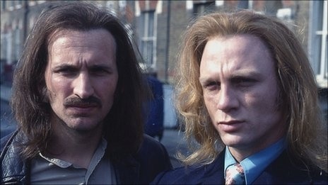 Το μαλλί που θέλει να ξεχάσει ο Daniel Craig!(pics)