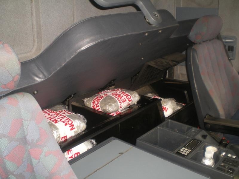 Έφερε στην Ελλάδα με φορτηγό 87 κιλά κάνναβης (pics)