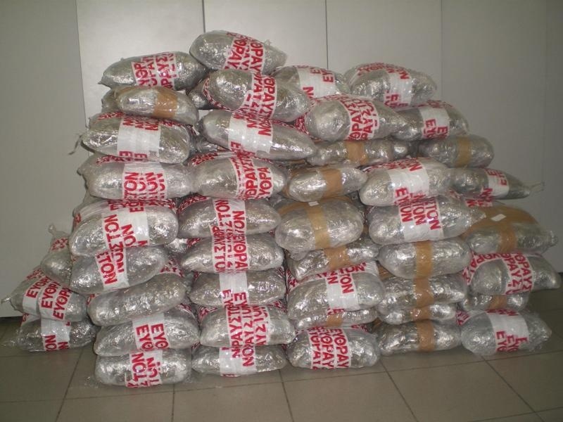 Έφερε στην Ελλάδα με φορτηγό 87 κιλά κάνναβης (pics)