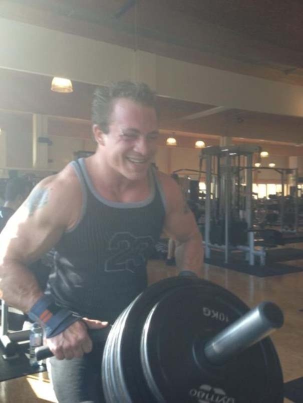 H γυναίκα bodybuilder που σοκάρει με την εμφάνισή της (pics)