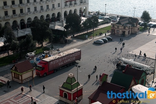 Η Θεσσαλονίκη έβαλε τα γιορτινά της! (pics)